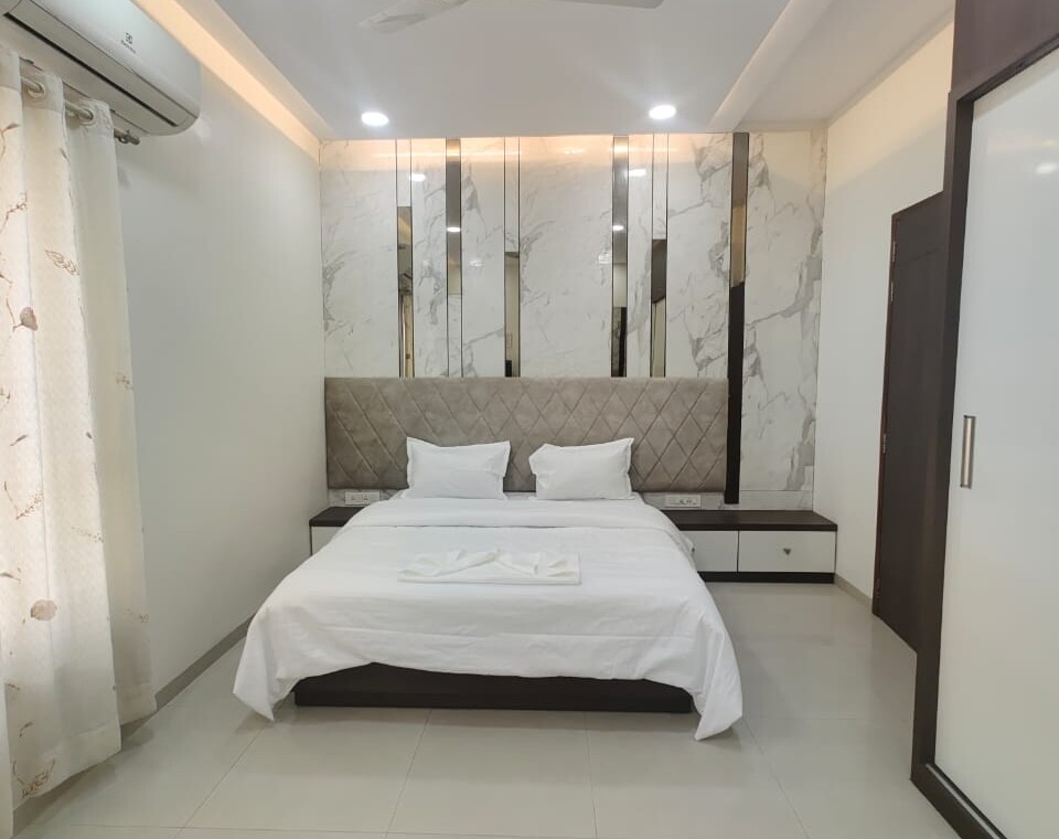 Luxury Room in Serviced Apartments at Balewadi High Street Pune