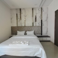 Luxury Room in Serviced Apartments at Balewadi High Street Pune