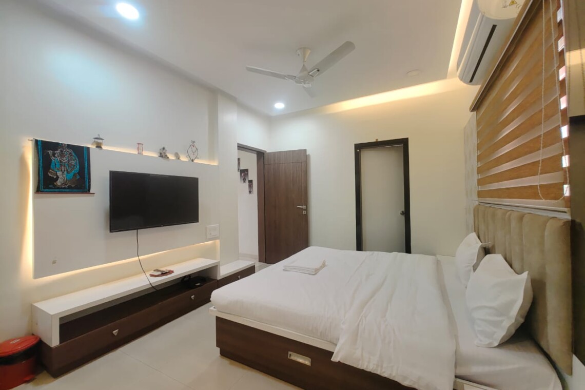 Luxury Room in Serviced Apartments at Balewadi High Street Pune