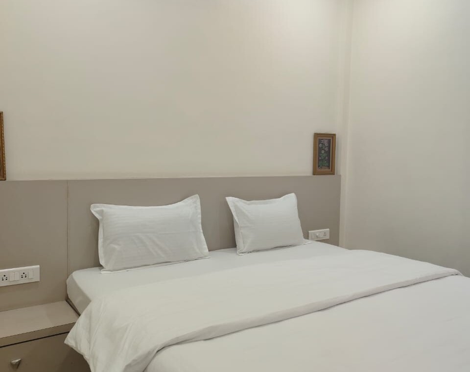 Luxury Room in Serviced Apartments at Balewadi High Street Pune